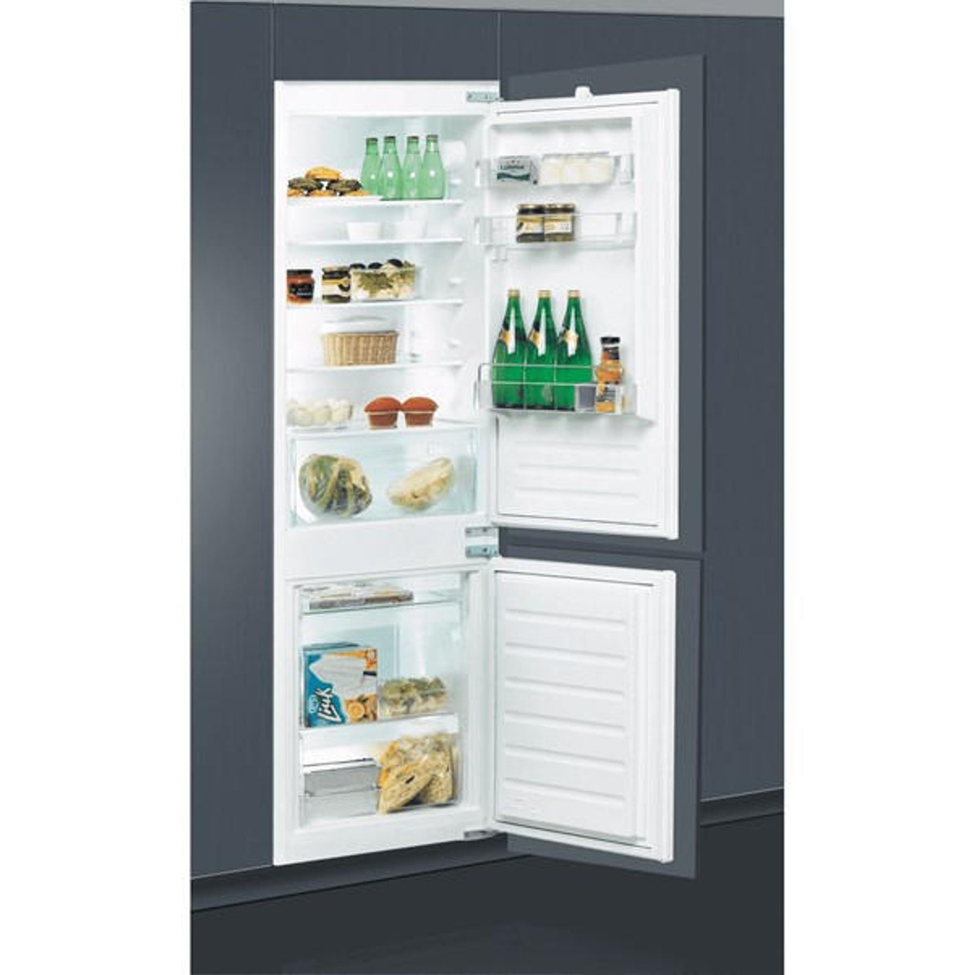 Whirlpool 70/30 Combi built in fridge freezer |193.5CM x 55cm... X DISPLAY | WHC20T321UK UK